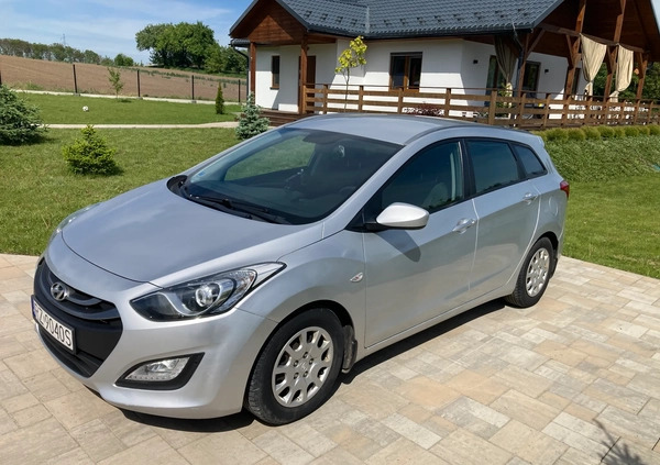 Hyundai I30 cena 26000 przebieg: 191000, rok produkcji 2013 z Szczytna małe 562